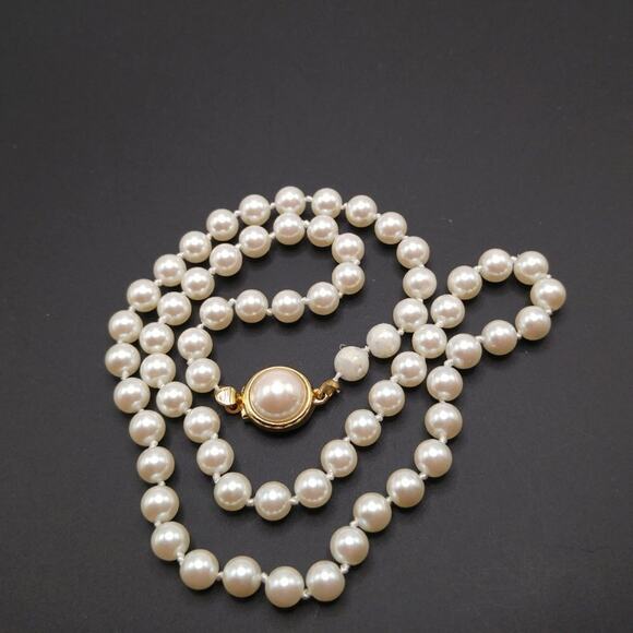 Carolee Faux Pearls Necklace, 19 Inches, 6mm Beads, Hand Knotted, 90s - Picture 5 of 10